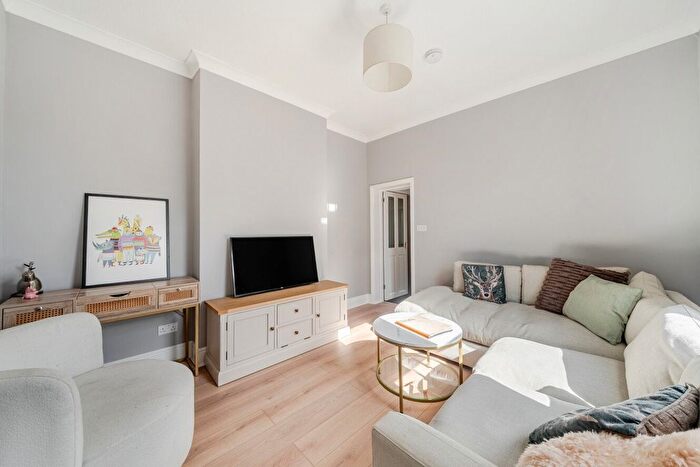 1 Bedroom Flat To Rent In Lower Richmond Road, Putney, London, SW15