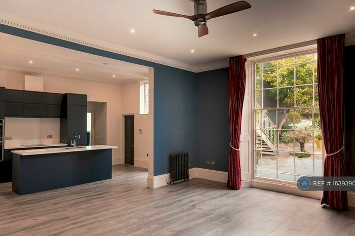 3 Bedroom Flat To Rent In Clayton House, Dunmow, CM6