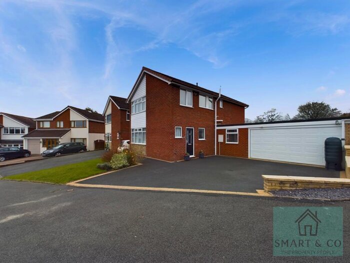 4 Bedroom Link Detached House For Sale In High View Road, Stoke-on-Trent, ST9