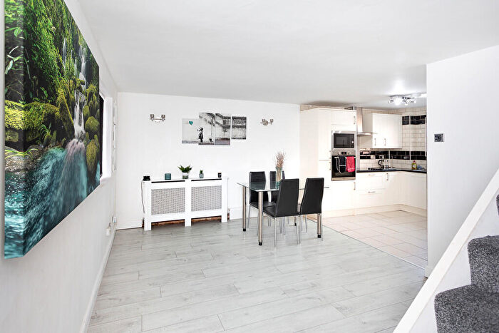 3 Bedroom End Of Terrace House For Sale In Buckerills, Basildon, SS13