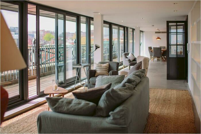 3 Bedroom Flat To Rent In Crispin Lofts, New York Road, Leeds, West Yorkshire, LS2