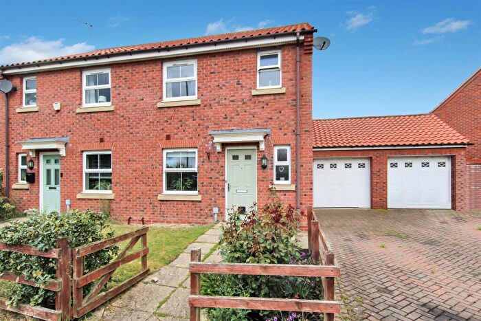 3 Bedroom End Of Terrace House For Sale In Ash Tree Way, Bassingham, Lincoln, LN5