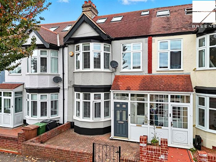 4 Bedroom Property For Sale In Wickham Road, Highams Park, E4