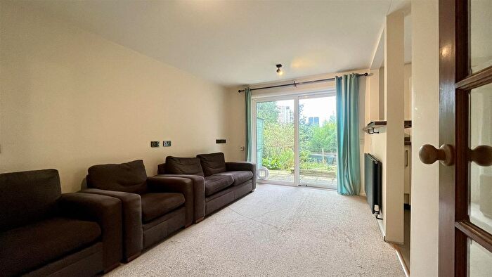 1 Bedroom Maisonette To Rent In Victoria Road, Sutton, SM1