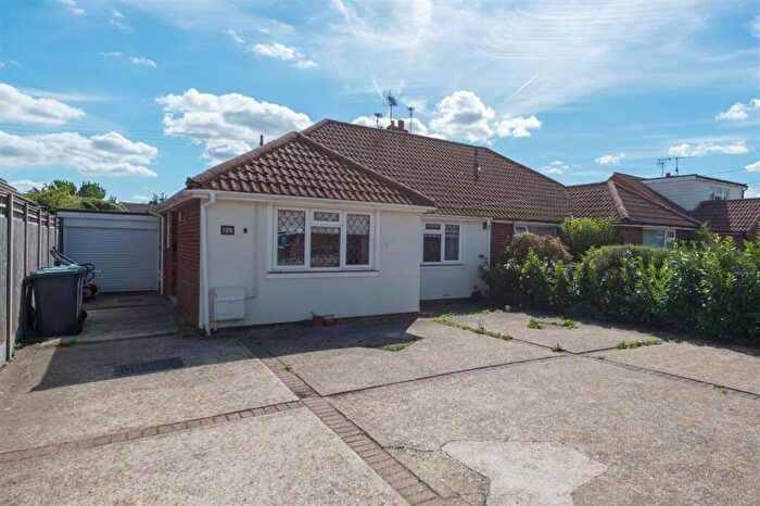 3 Bedroom Bungalow For Sale In Rough Common Road, Canterbury, CT2