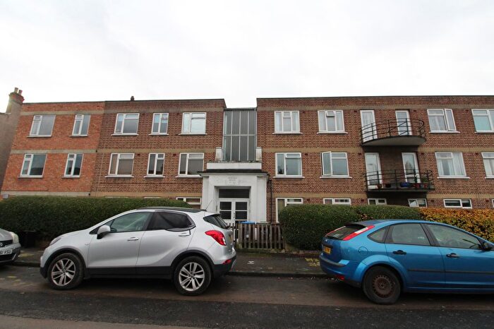 2 Bedroom Flat To Rent In Howard Road, Penge, SE20