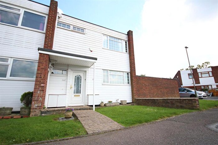 3 Bedroom End Of Terrace House For Sale In Maytree Close, Edgware, HA8