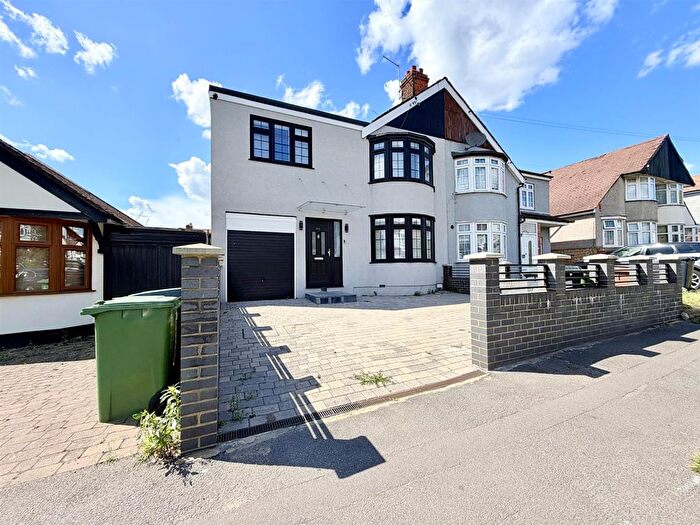4 Bedroom Semi-Detached House For Sale In Hall Lane, Chingford, E4