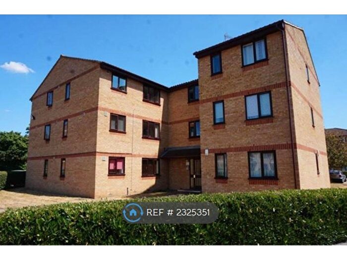 1 Bedroom Flat To Rent In Burnham Gate, Slough, SL1