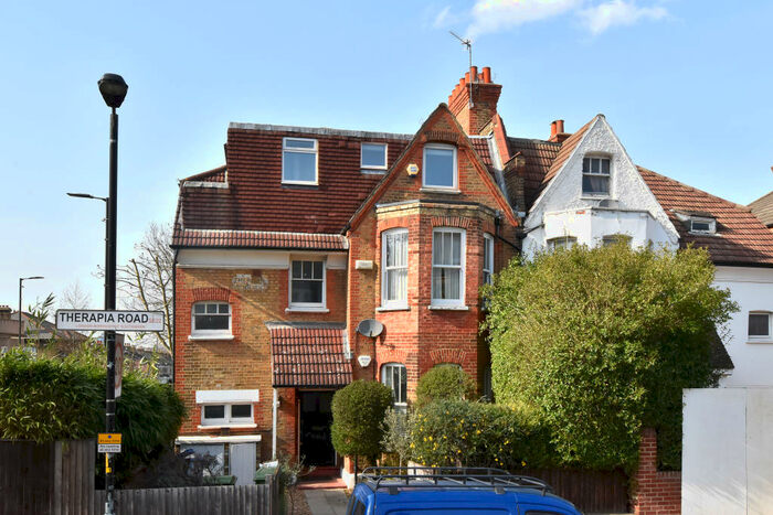 2 Bedroom Flat To Rent In Therapia Road, SE22