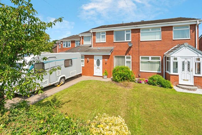 4 Bedroom Semi Detached House For Sale In St. Georges Avenue, Westhoughton, Bolton, Greater Manchester, BL5