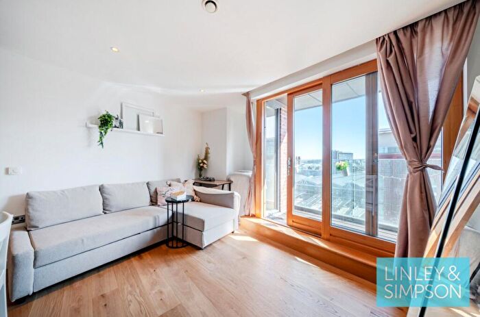 1 Bedroom Flat For Sale In Candle House, Wharf Approach, Leeds, LS1
