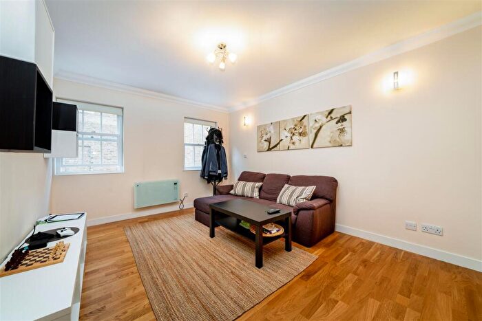 2 Bedroom Apartment To Rent In Baker Street, Marylebone, London, NW1