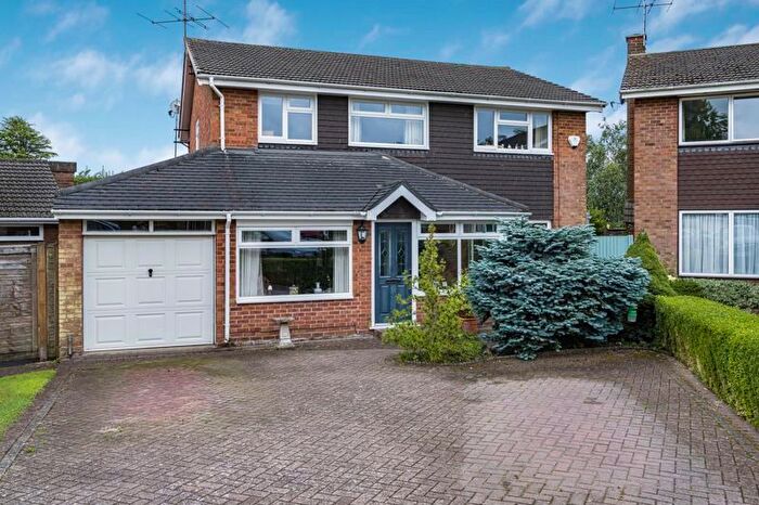 4 Bedroom Detached House For Sale In Mulberry Court, Holmer Green, HP15