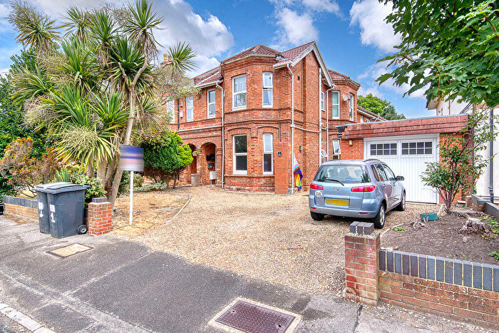 1 Bedroom Flat For Sale In Portchester Place, Bournemouth, BH8