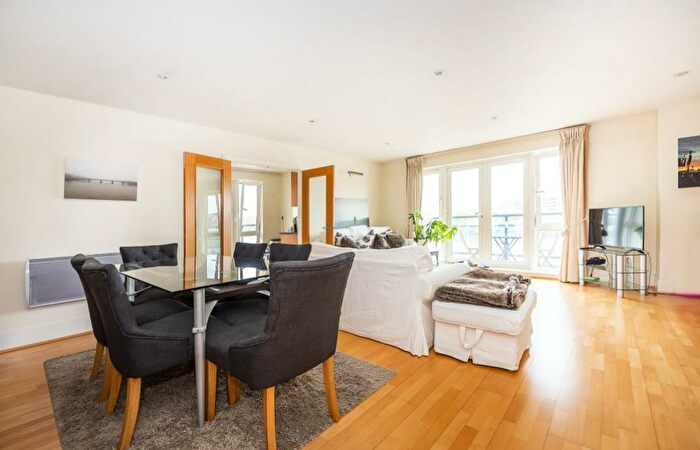 2 Bedroom Apartment To Rent In Hall Road, St. John's Wood, London, NW8