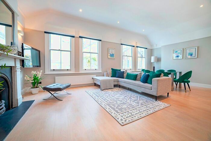 3 Bedroom Maisonette To Rent In Astwood Mews, London, SW7