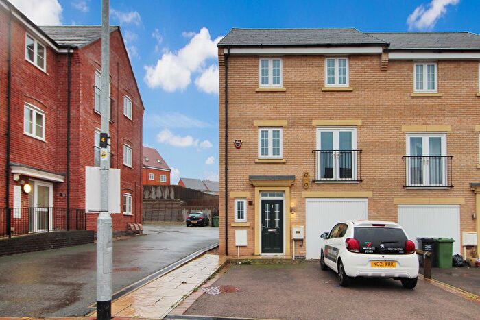 3 Bedroom End Terrace House To Rent In Roundhouse Way, Barrow Upon Soar, LE12