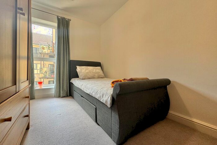 2 Bedroom Retirement Property For Sale In Meadow Court, Sarisbury Green, SO31