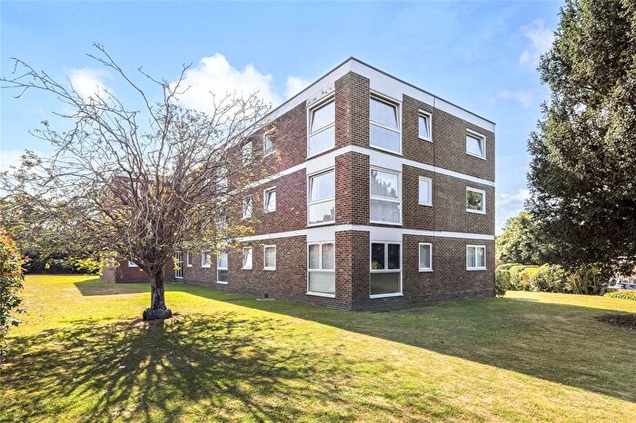 2 Bedroom Flat For Sale In Crescent Way, Burgess Hill, West Sussex, RH15