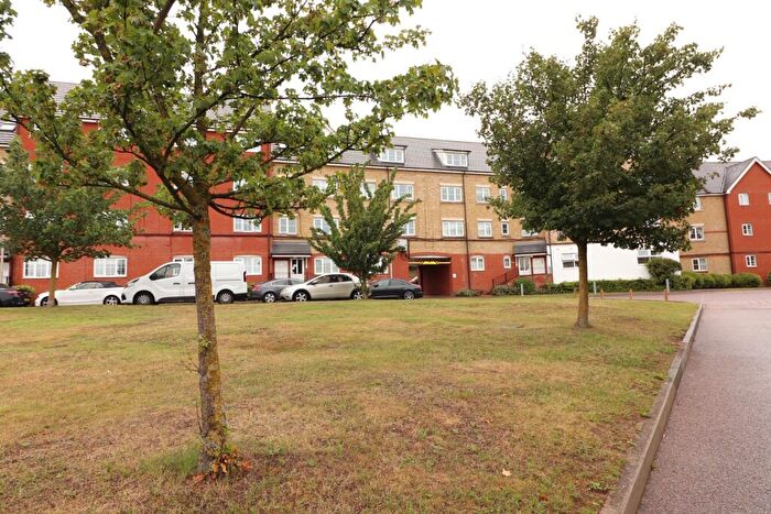 2 Bedroom Apartment To Rent In Kendal, Purfleet, RM19