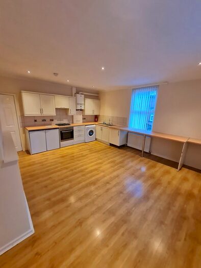 2 Bedroom Flat To Rent In Roseneath Street, Leeds, LS12
