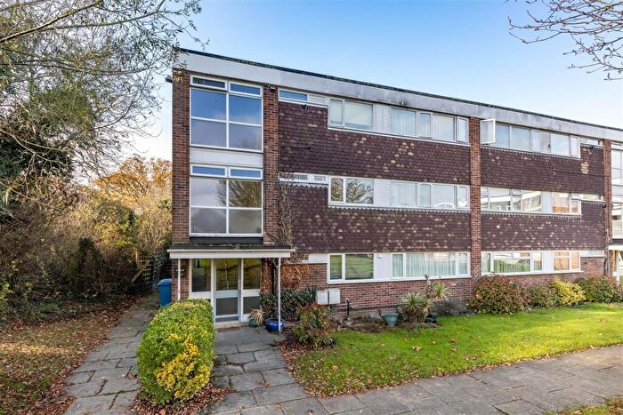 2 Bedroom Flat To Rent In Priory Court, Harlow, CM18