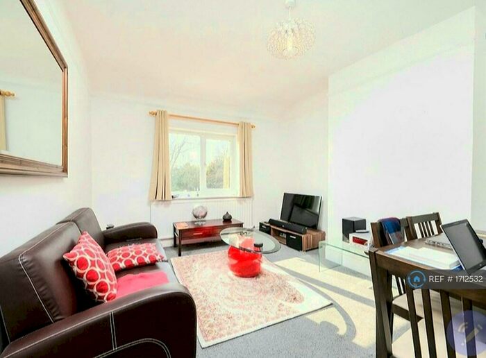 2 Bedroom Maisonette To Rent In A Millway, London, NW7
