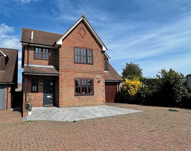 4 Bedroom Detached House For Sale In The Square, Fawley, SO45