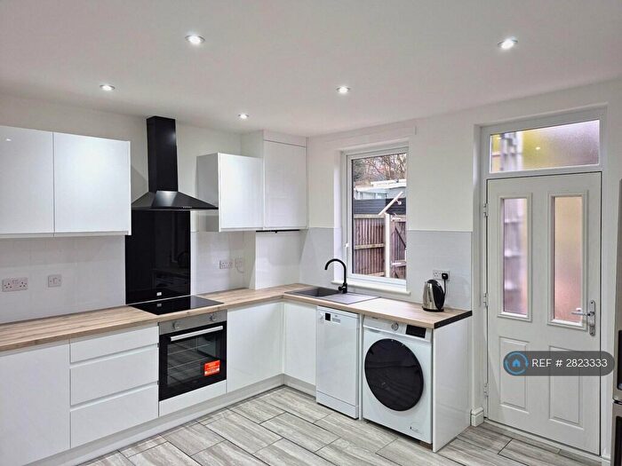 2 Bedroom Terraced House To Rent In Carlton Road, Barnsley, S71