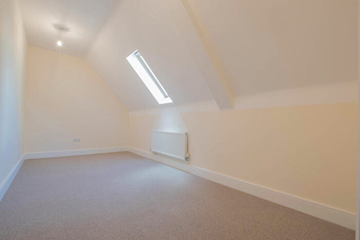 2 Bedroom Apartment To Rent In High Street, Hoddesdon, EN11