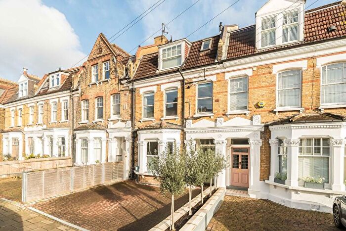 2 Bedroom Flat For Sale In Bournevale Road, Streatham, SW16