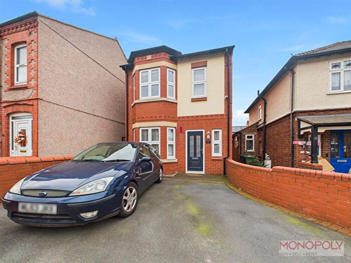 3 Bedroom Detached House For Sale In Beechley Road, Wrexham, LL13