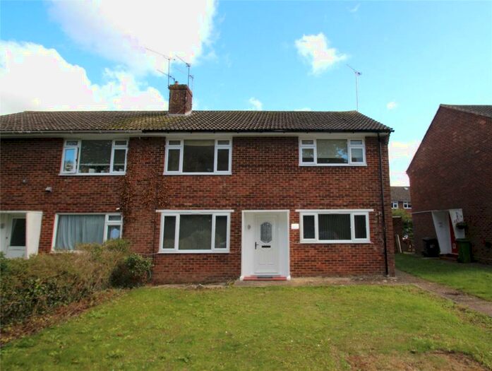 2 Bedroom Maisonette To Rent In Cranbourne Lane, Basingstoke, Hampshire, RG21