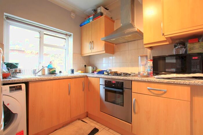 1 Bedroom Flat To Rent In Ellington Road, Hounslow, TW3