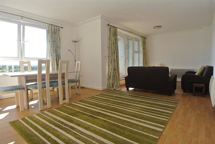 2 Bedroom Apartment To Rent In Station Approach, Woking, GU22