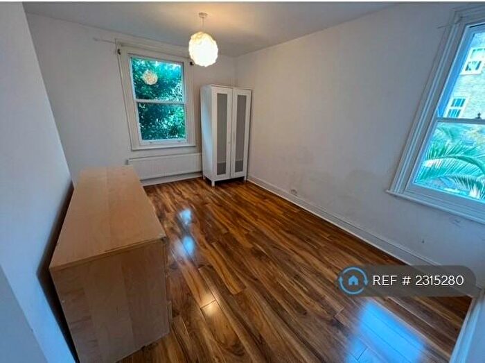4 Bedroom Semi-Detached House To Rent In Vaughan Rd, Brixton, Camberwell, Denmark Hill, SE5