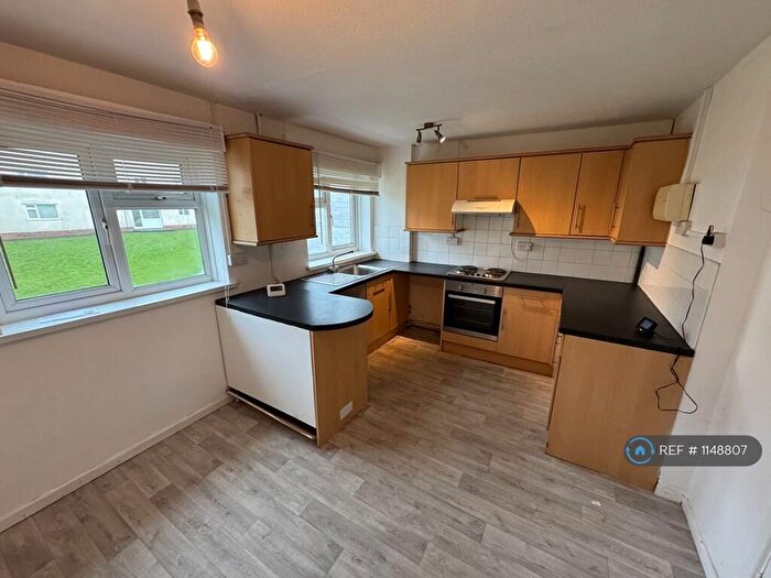 2 Bedroom Flat To Rent In Blenheim Court, Haverfordwest, SA61