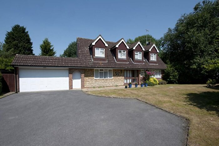 4 Bedroom Detached House To Rent In Ashcroft Park, Cobham, Surrey, KT11