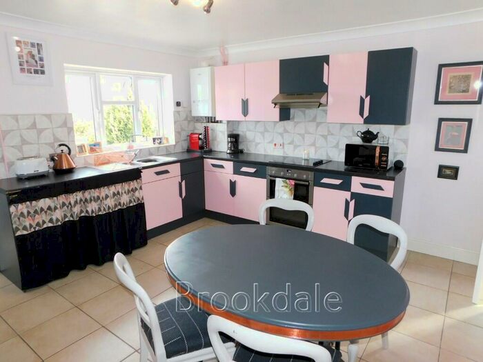 3 Bedroom End Of Terrace House To Rent In Belsize Avenue, Peterborough, Cambridgeshire, PE2