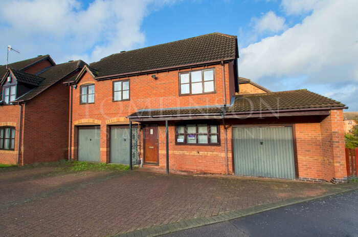 3 Bedroom Detached House To Rent In Heron Drive, Lenton, Nottingham, NG7