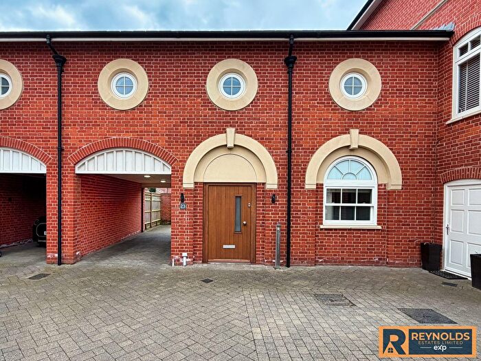 3 Bedroom Mews For Sale In Leybourne Chase, West Malling, Kent, ME19