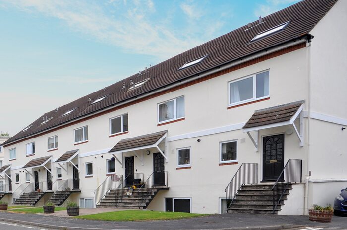 2 Bedroom Flat To Rent In Cedar Court Road, Cheltenham, GL53