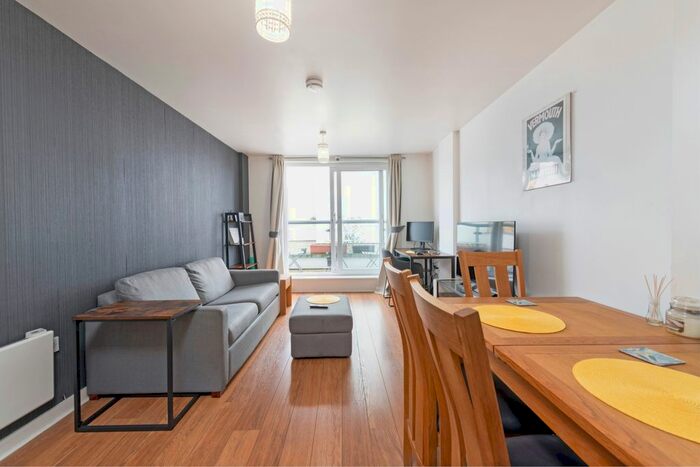 1 Bedroom Flat To Rent In Point Pleasant, Wandsworth, SW18