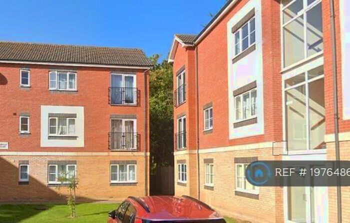 3 Bedroom Flat To Rent In Isabelle Court, Kettering, NN16