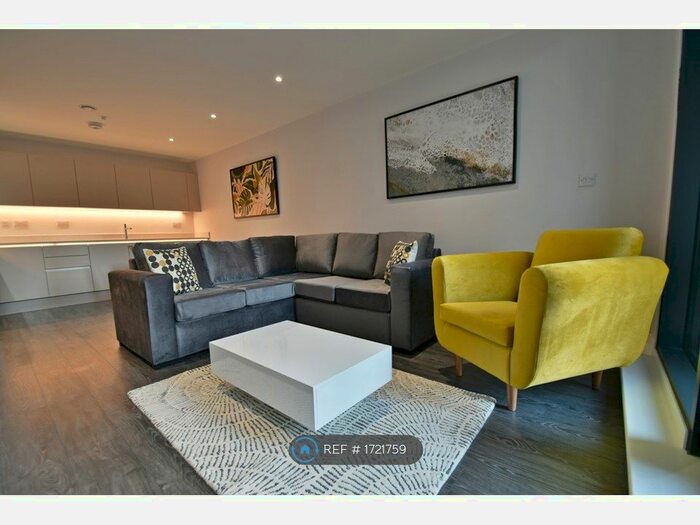 2 Bedroom Flat To Rent In Hallmark Tower, Manchester, M4