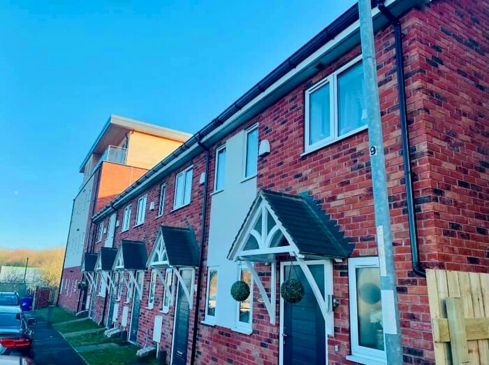 2 Bedroom Terraced House To Rent In Chesterfield, Derbyshire, S43