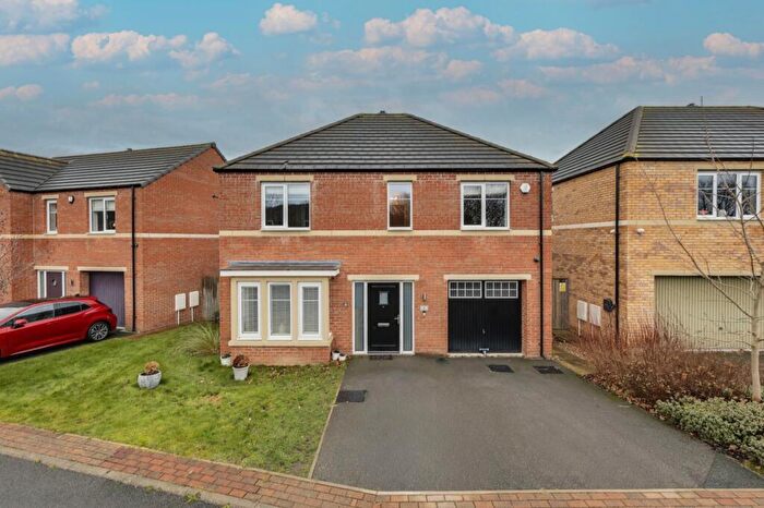 4 Bedroom Detached House For Sale In West Wood View, Apperley Bridge, Bradford, West Yorkshire, BD10
