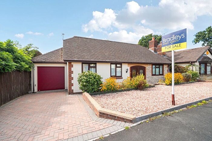 3 Bedroom Detached Bungalow For Sale In Kittersley Drive, Liverton, Newton Abbot, Devon, TQ12
