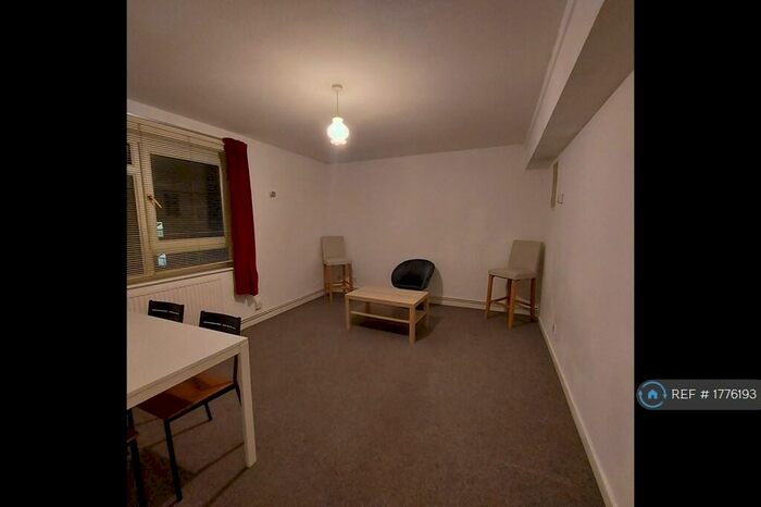 2 Bedroom Flat To Rent In Penrhyn Gardens, Kingston-Upon-Thames, KT1